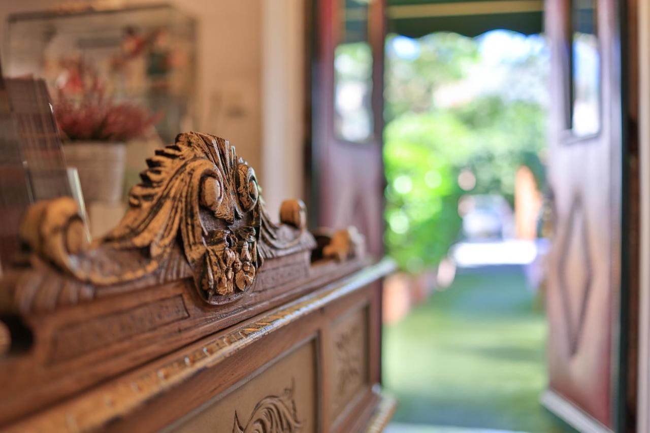 Logis Le Relais Imperial Hotell Saint-Vallier-de-Thiey Eksteriør bilde
