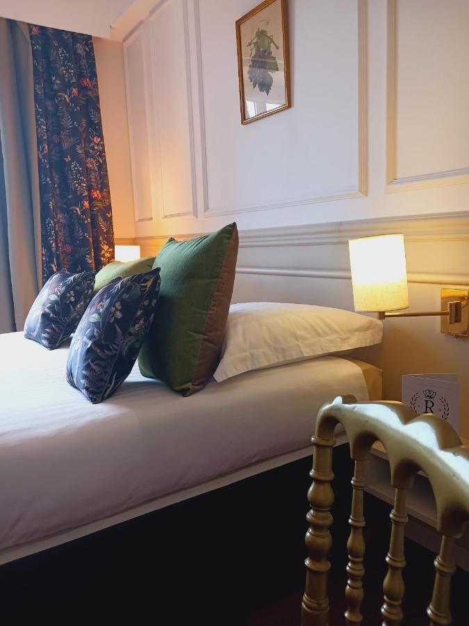 Logis Le Relais Imperial Hotell Saint-Vallier-de-Thiey Eksteriør bilde