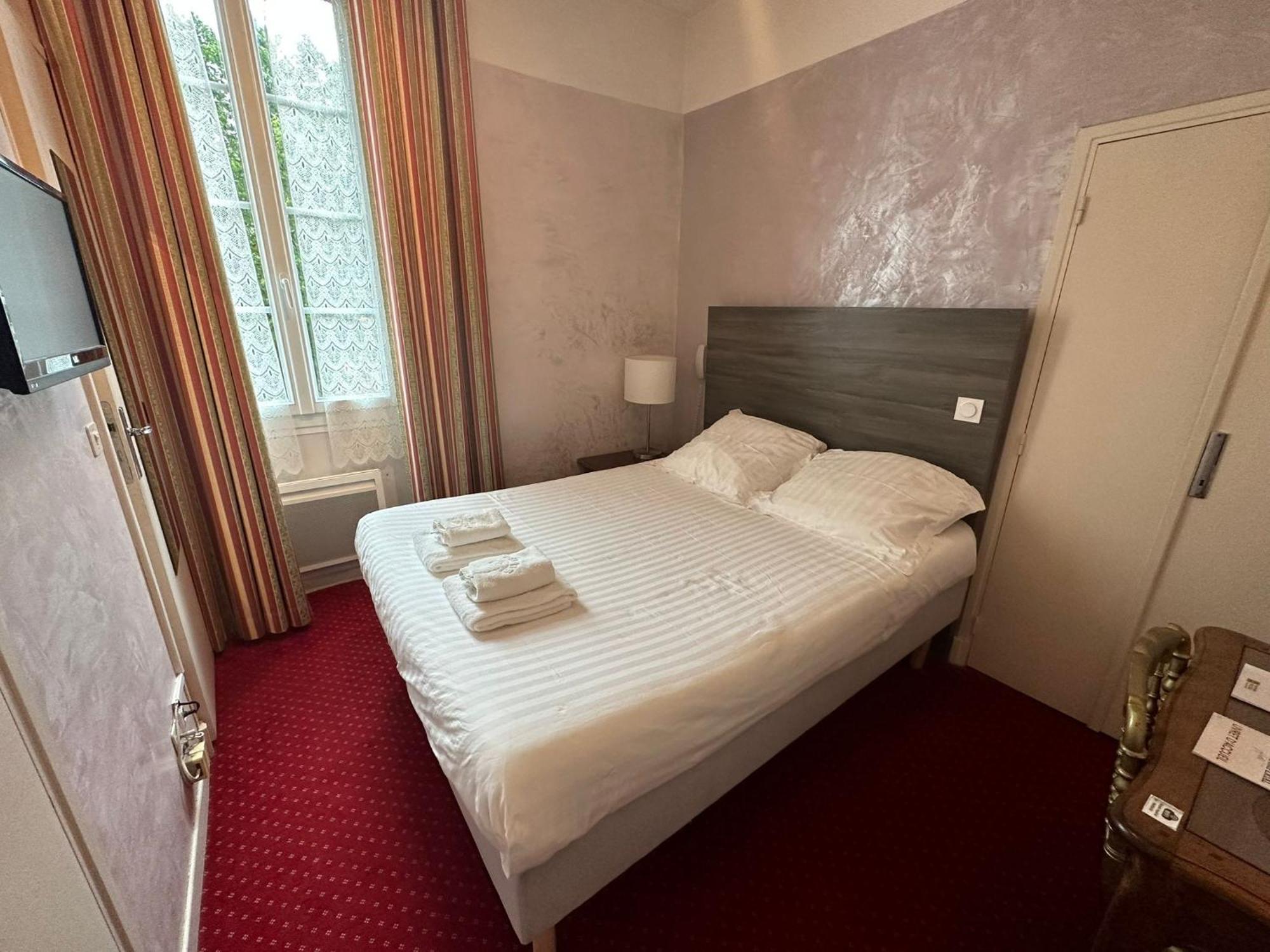 Logis Le Relais Imperial Hotell Saint-Vallier-de-Thiey Eksteriør bilde