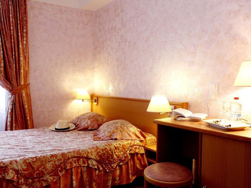 Logis Le Relais Imperial Hotell Saint-Vallier-de-Thiey Eksteriør bilde